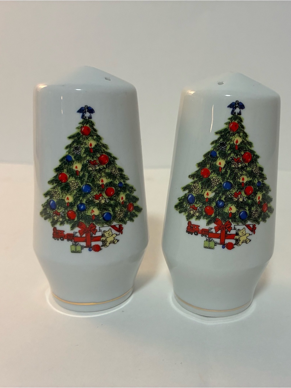 Unbranded White Ceramic Christmas Tree Salt & Pepper Shaker Set